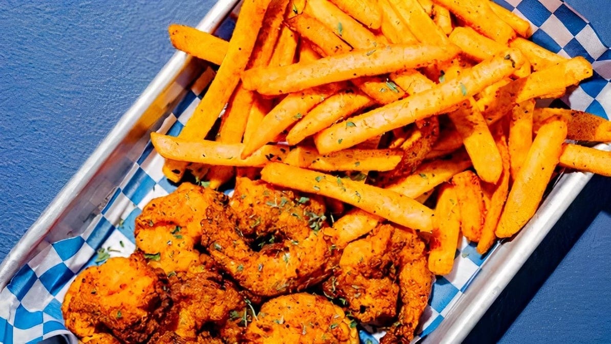 Shrimp Classic 🍤 + 1 side.