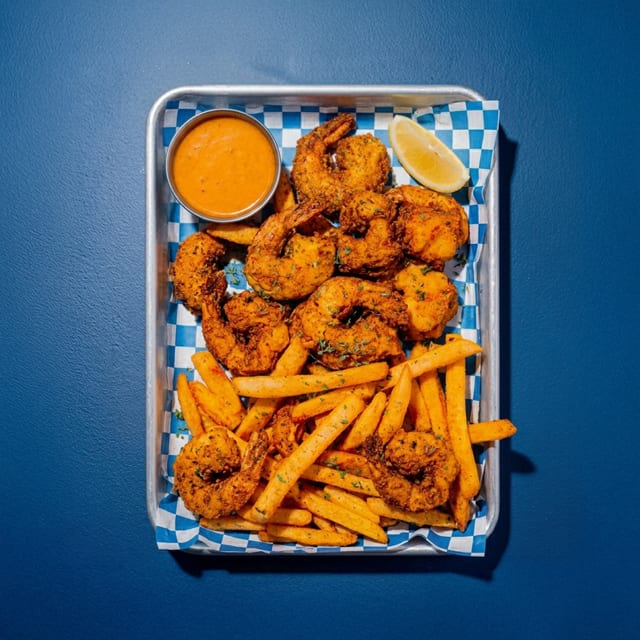 Shrimp Classic 🍤 + 1 side.